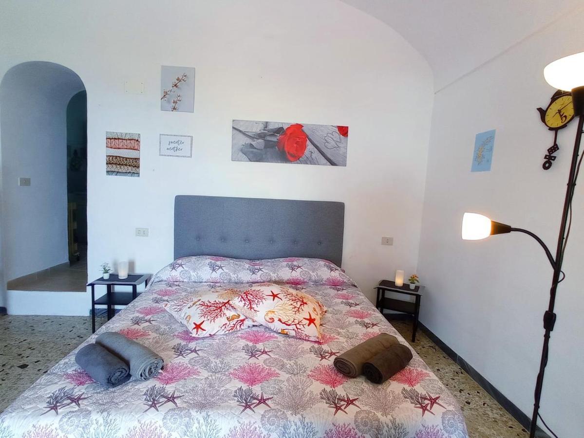 Villa The Quiet House Ponza Esterno foto