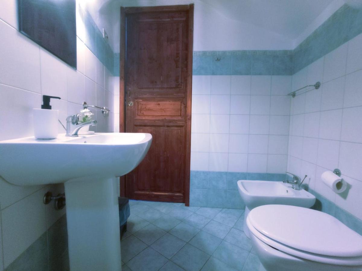 Villa The Quiet House Ponza Esterno foto