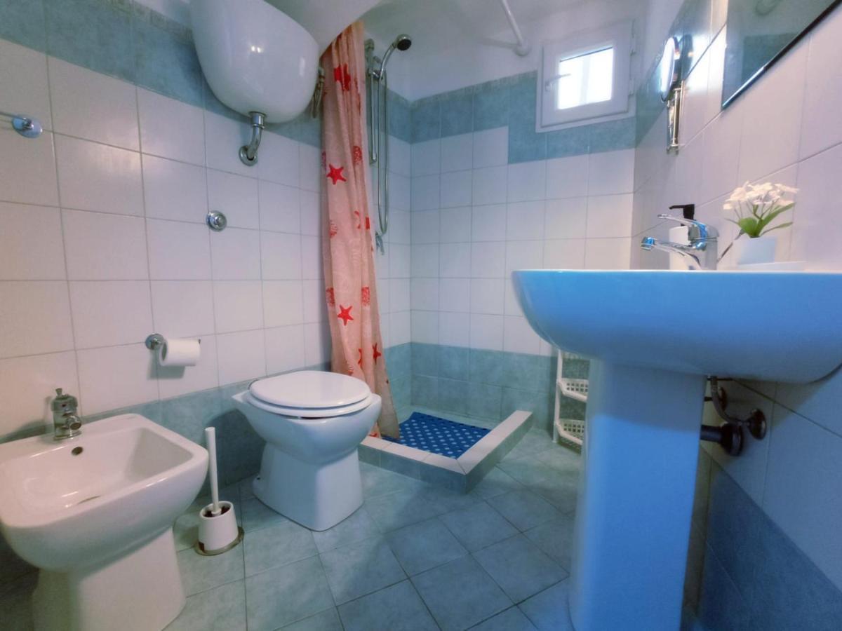 Villa The Quiet House Ponza Esterno foto