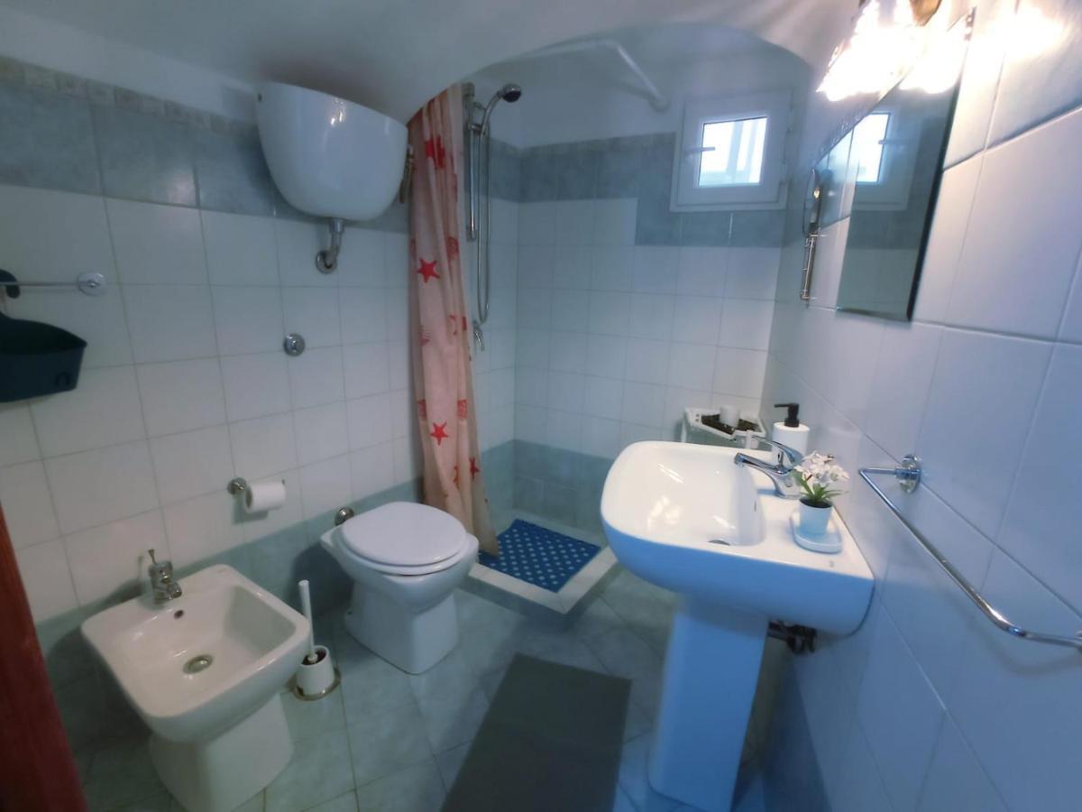 Villa The Quiet House Ponza Esterno foto