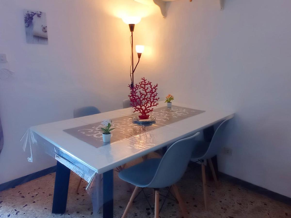 Villa The Quiet House Ponza Esterno foto
